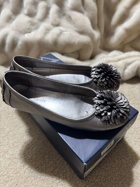 Anne Klein Metallic Silver Flower Pom Ballet Flats